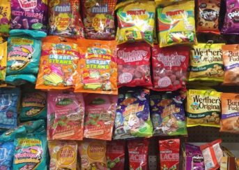 What happens to your teeth when you eat sweets?